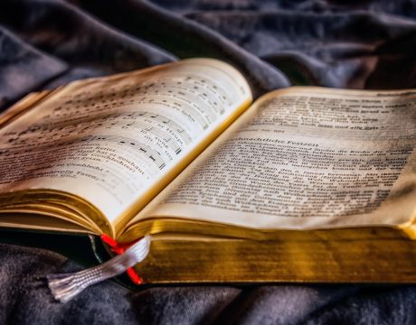 手机端夜色导航页面在弱网环境下重新加载入口列表的实拍画面