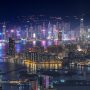 读者评论头像：城市夜景中的高架桥与车流光线